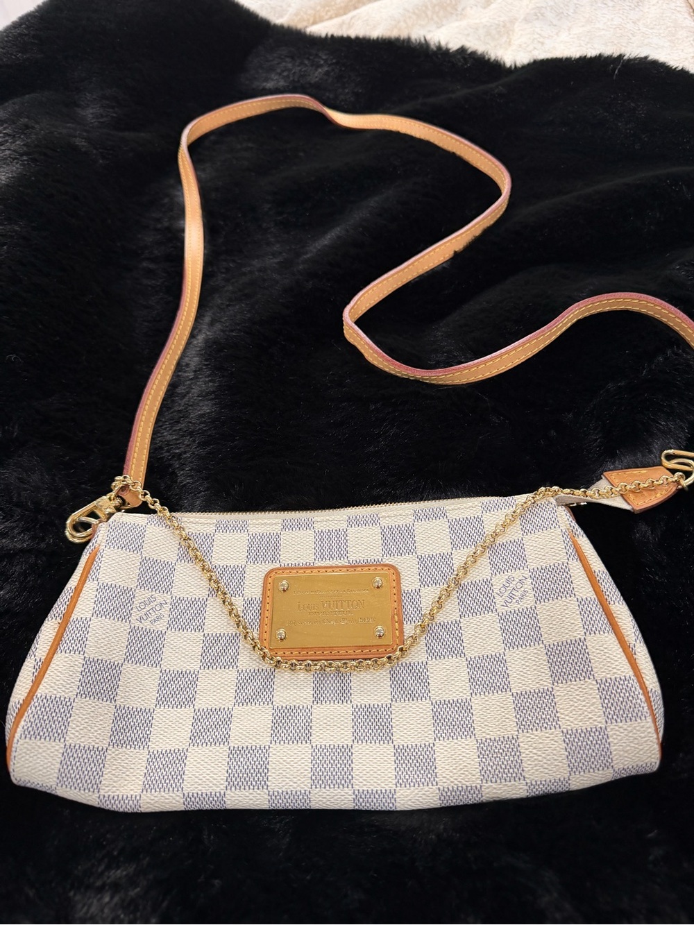 Louis Vuitton Damier Azur Crossbody Bag with Gold Hardware and Tan Strap - Picture 5 of 11